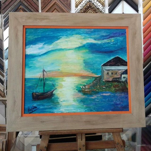 #pinturaaloleo de la #artista Montse Llopis que nos trajo @maria5270 para #enmarcar Eligió un #marcohechoamedida plano de 8 cm en #roble con un pequeño #suplemento en #color #naranja para #resaltar la #marina#marcos #cuadros #diy #hechoamano #barcelona #fortpienc #arcodetriunfo #arte #decoración