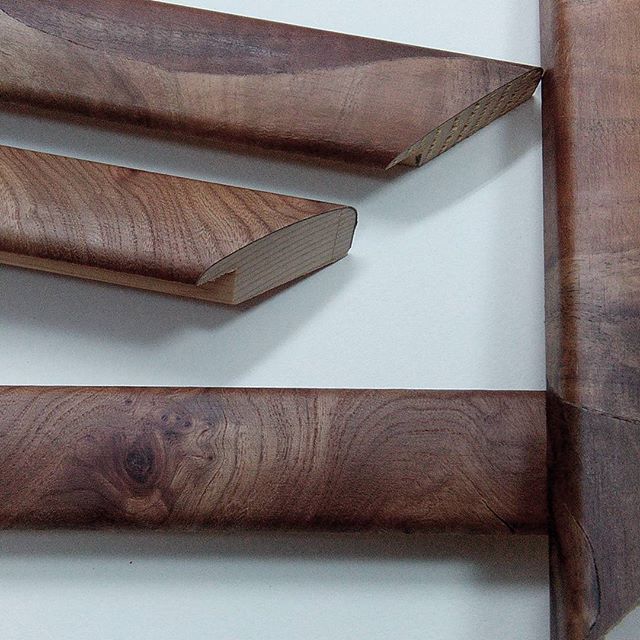 #molduras para nuestros #marcosamedida de #raiz de #maderas #nobles Tienen las #vetas y los #tonos que la #naturaleza les quiso dar. Siempre #irregular y #desigual Con #personalidad #propia#artesanía #marcos #cuadros #barcelona #fortpienc