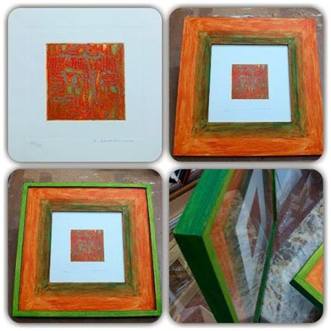 Otro #grabado seleccionado para la #nueva #colección con un #doble #marco #hechoamedida en nuestro #taller #decorado en #colores #alegres y #vistosos que dan #personalidad al #cuadro Combinación de #tonos #verde y #naranjas con el #cristal entre el 1° y 2° #marcoMontaje más #atrevido y menos #convencional #obragrafica  #barcelona #fortpienc #diy