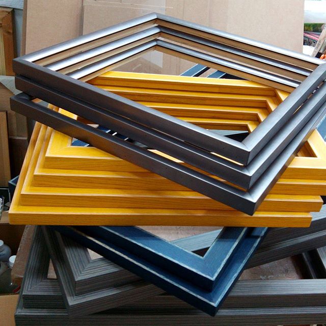 #marcoshechosamedida  para #enmarcar las nuevas #litografias de #didierlourenco listos y a punto para montar#arte #artesanía #marcosamedida #barcelona #fortpienc #decoración