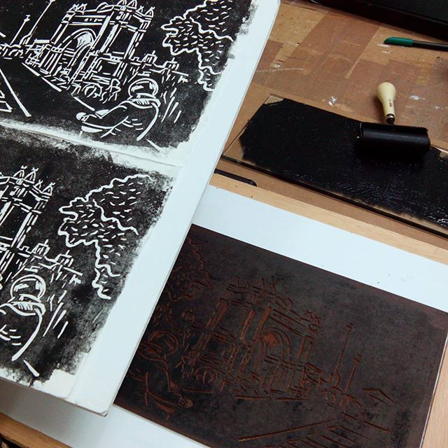 Últimas pruebas antes de estampar la #edición de este #grabado del #arcodetriunfo Mañana #santjordi2016 en el #paseosanjuan 88 #barcelona #fortpienc con #libros en blanco de #papelhechoamano para que cada uno escriba ... ;-)#arte #artesanía  #lectura #libros #cultura #creatividad