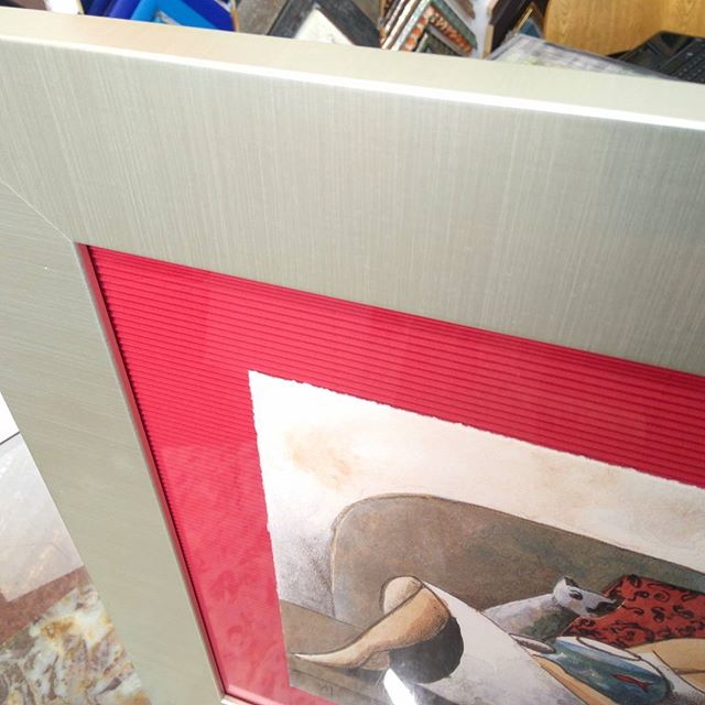 Didier Lourenço sobre rojo