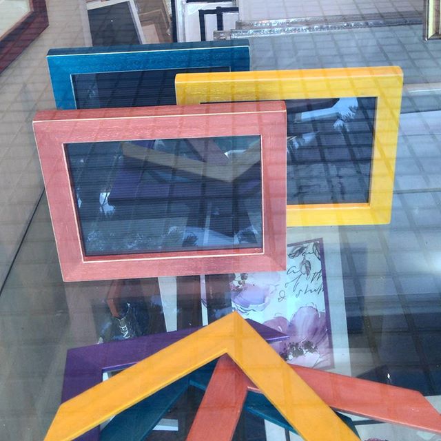 Colores nuevos. Cristal con reflejos