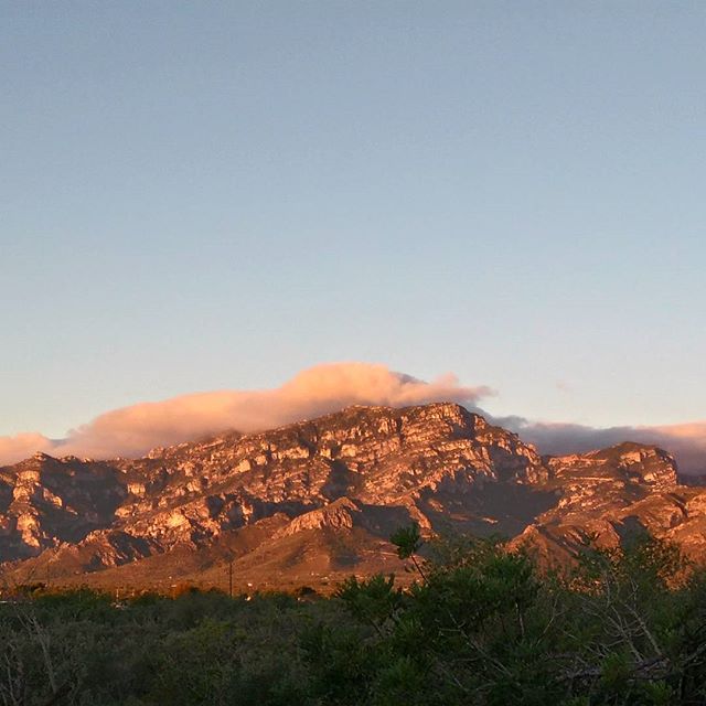 "Amanecer en el Mont Caro" Autor: La Naturaleza