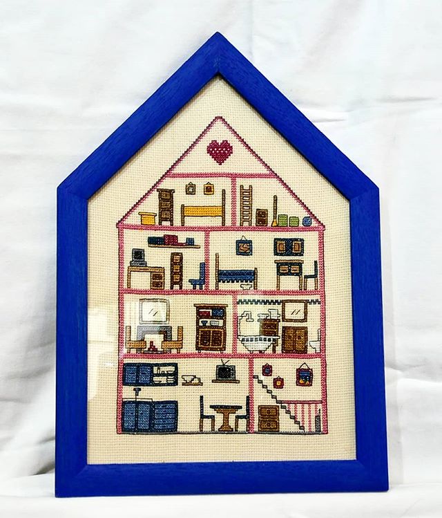 Marcos a medida con forma de casa. Artesanía