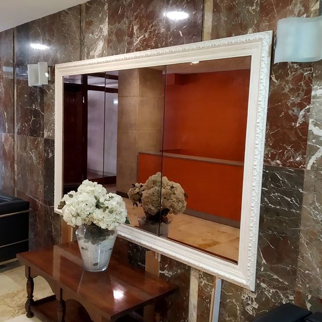 Cambiar marco a un espejo