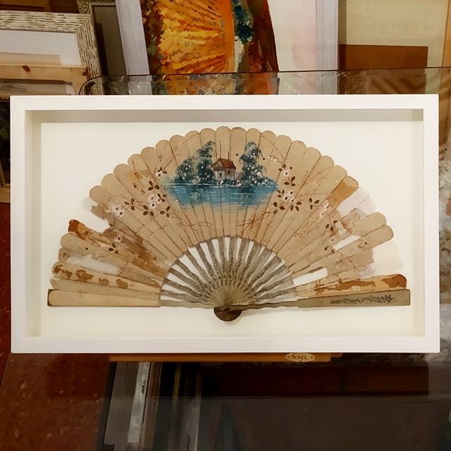 Marco para abanico con vitrina