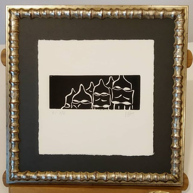 Papel artesanal con grabado