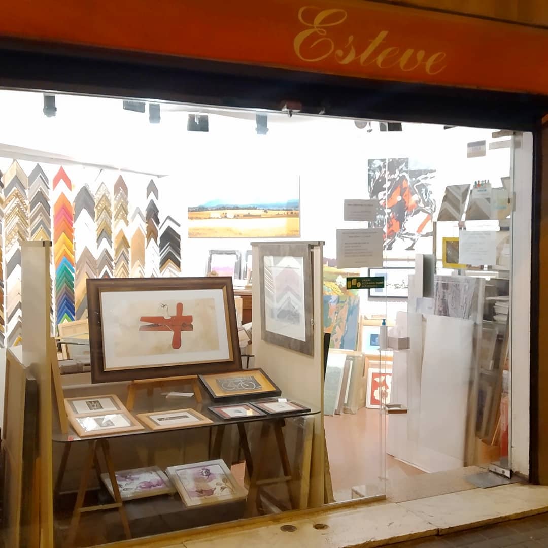 Abiertos con cita previa