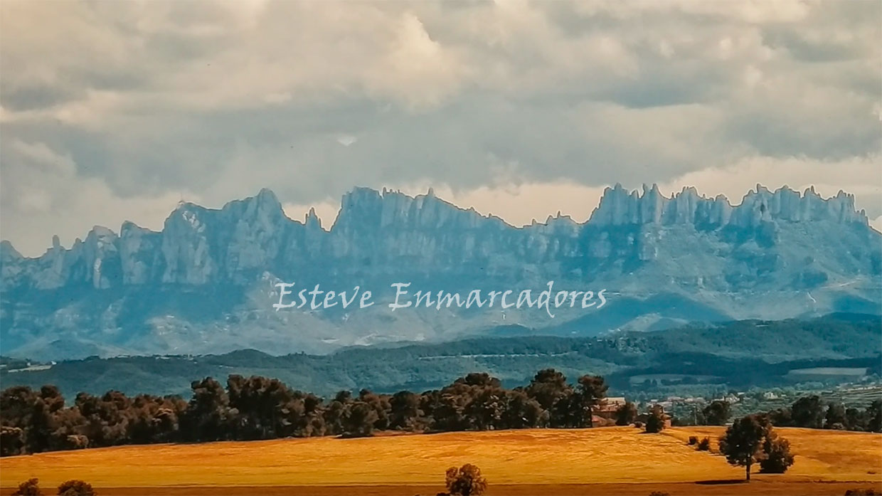 Montserrat Foto sobre tela