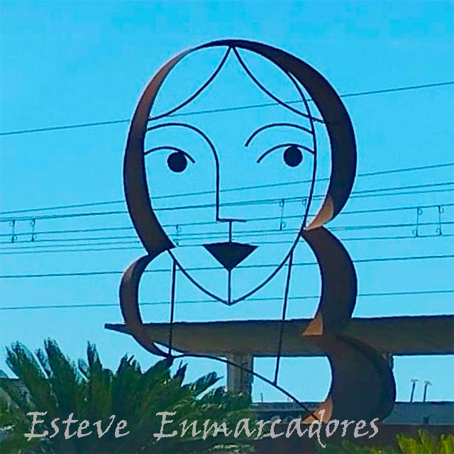 Escultura homenaje a Didier Lourenço