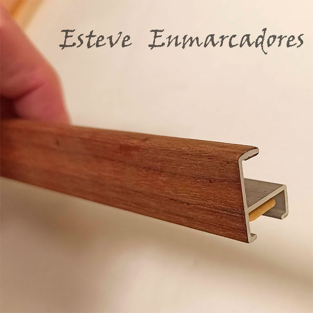 Perfil de aluminio chapado